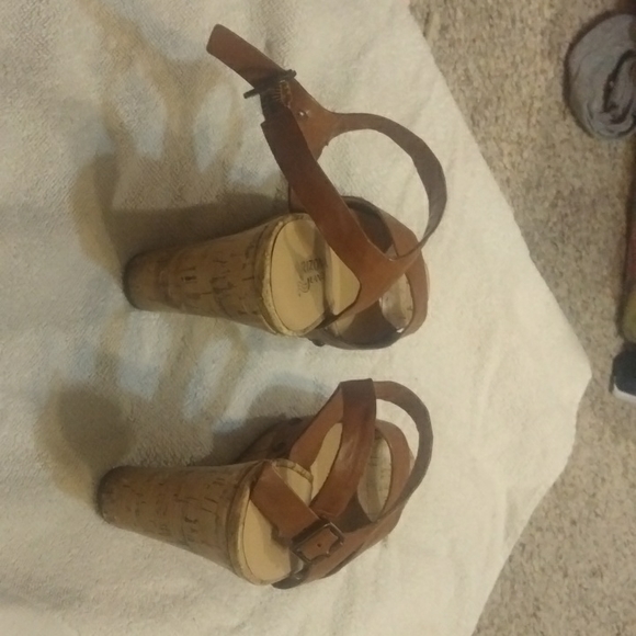 Shoes - Picture 2 of 10